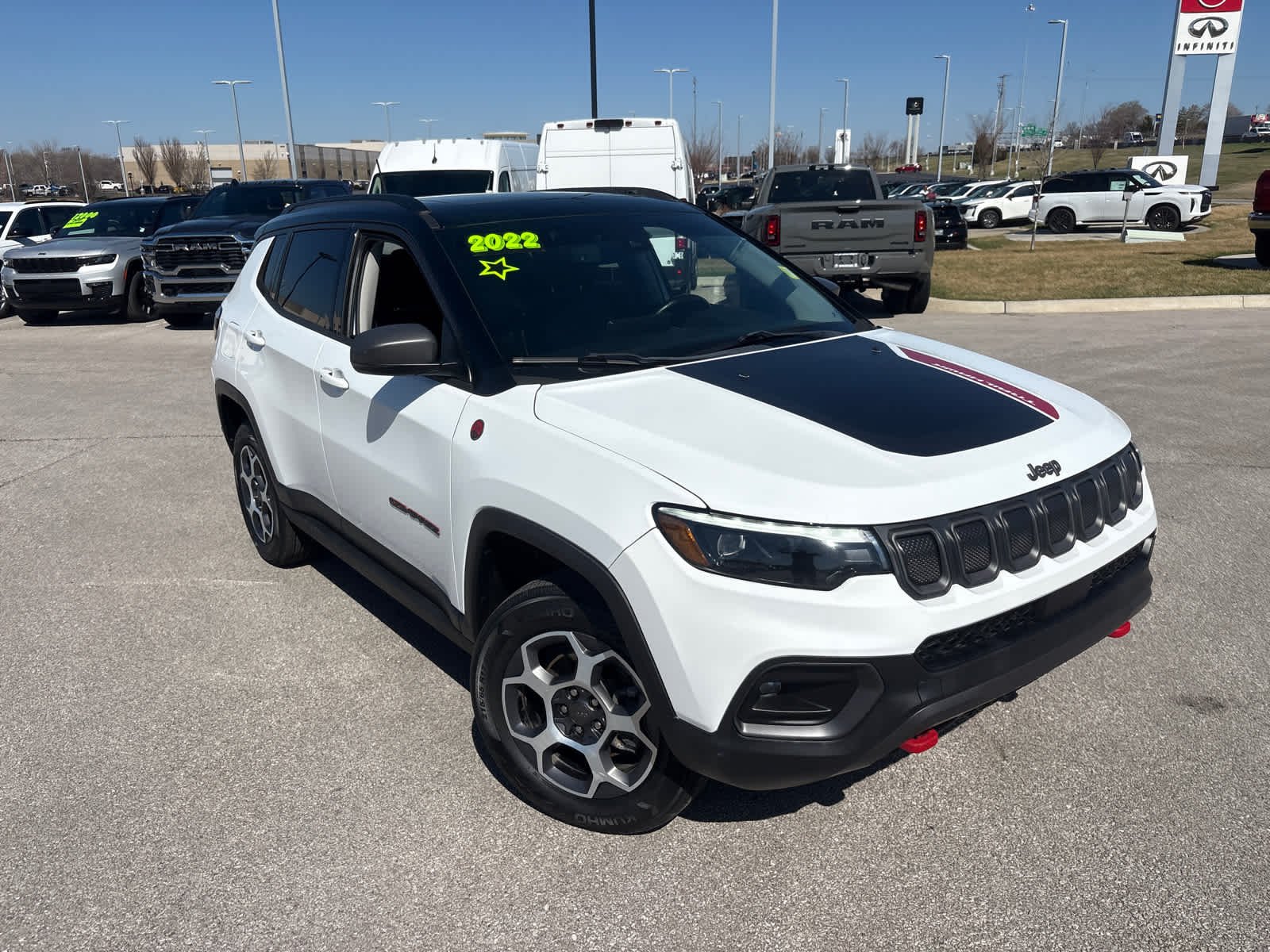 Used 2022 Jeep Compass Trailhawk with VIN 3C4NJDDB8NT117213 for sale in Kansas City