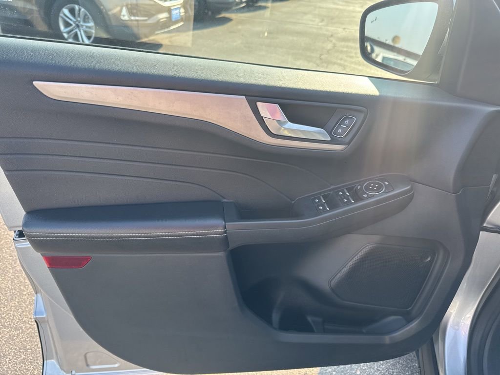 2021 Ford Escape SEL - Photo 18