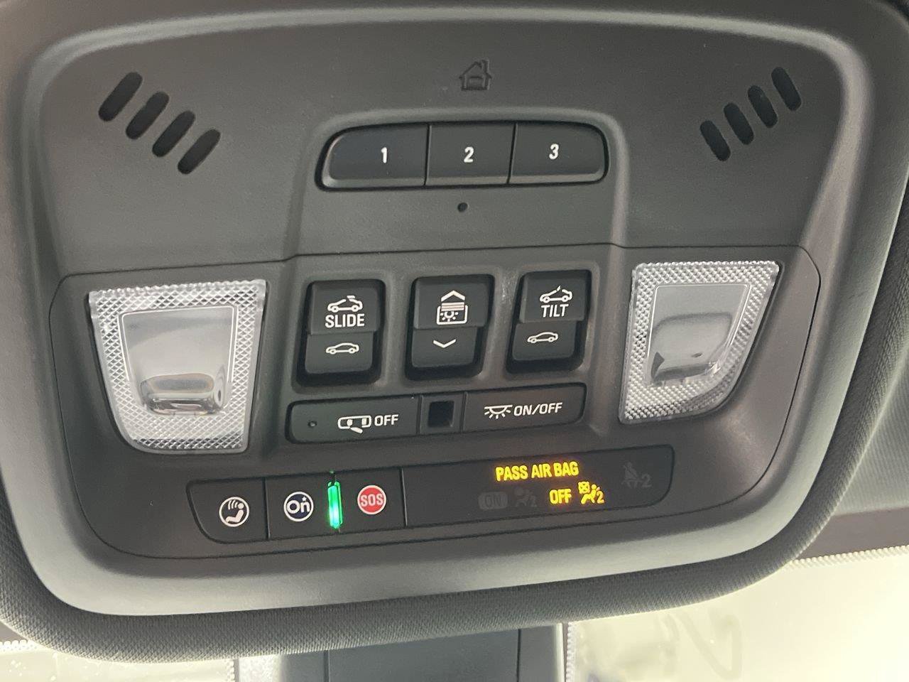 2022 Chevrolet Traverse Premier - Photo 29