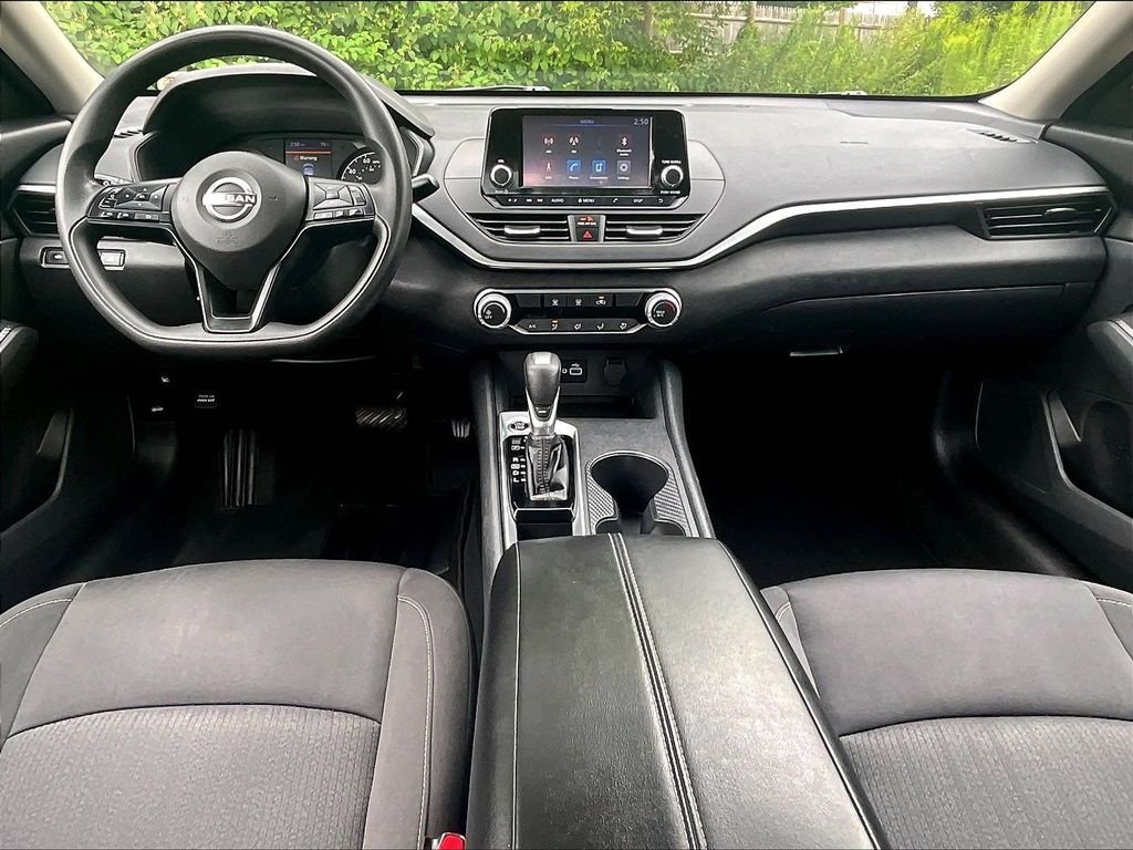 Used 2023 Silver Nissan 2.5 S image 21