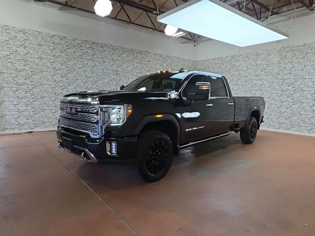 Used 2021 Ebony Twilight Metallic GMC Denali image 3