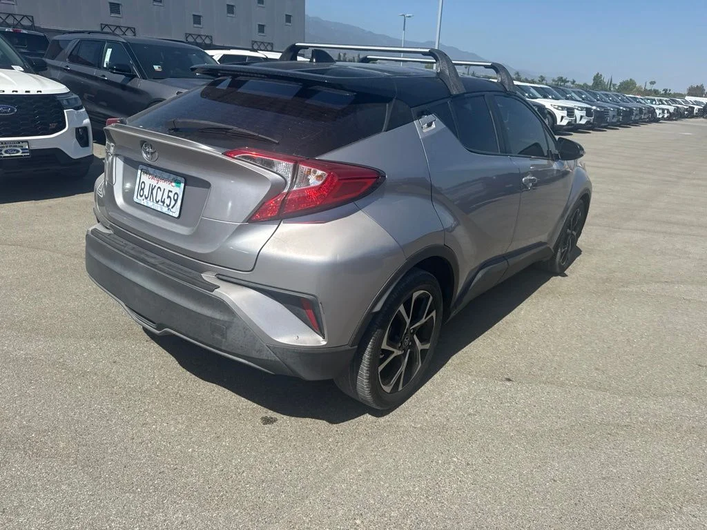 Used 2019 Silver Toyota XLE image 6