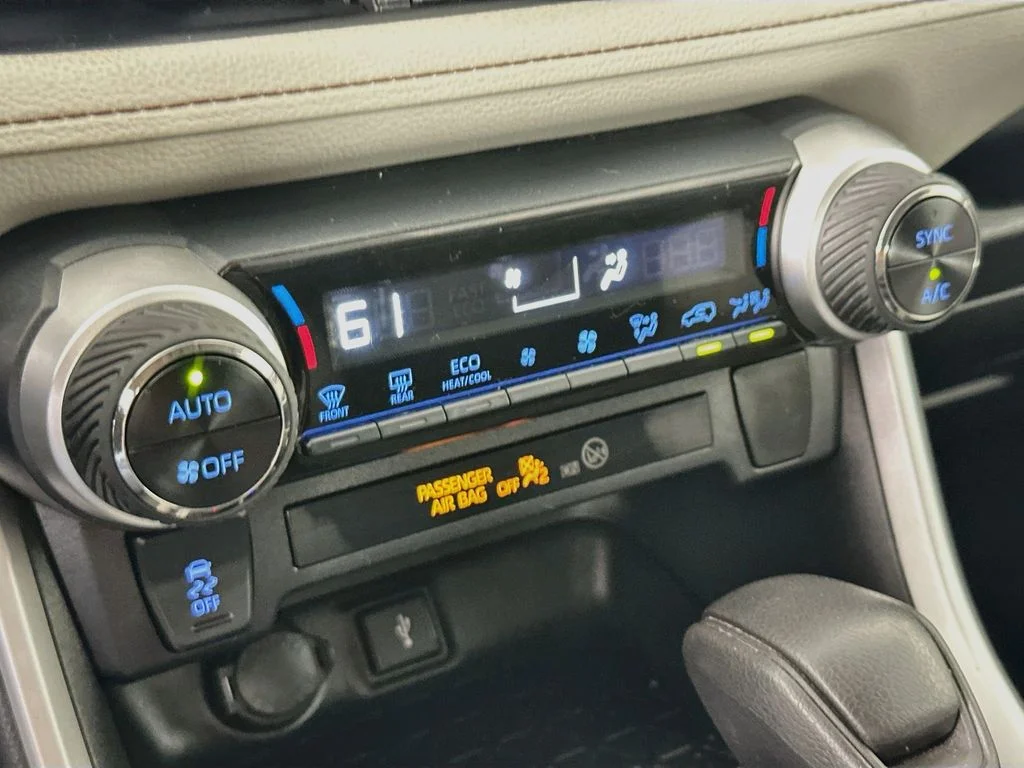 Used 2021 Pearl Toyota XLE image 17