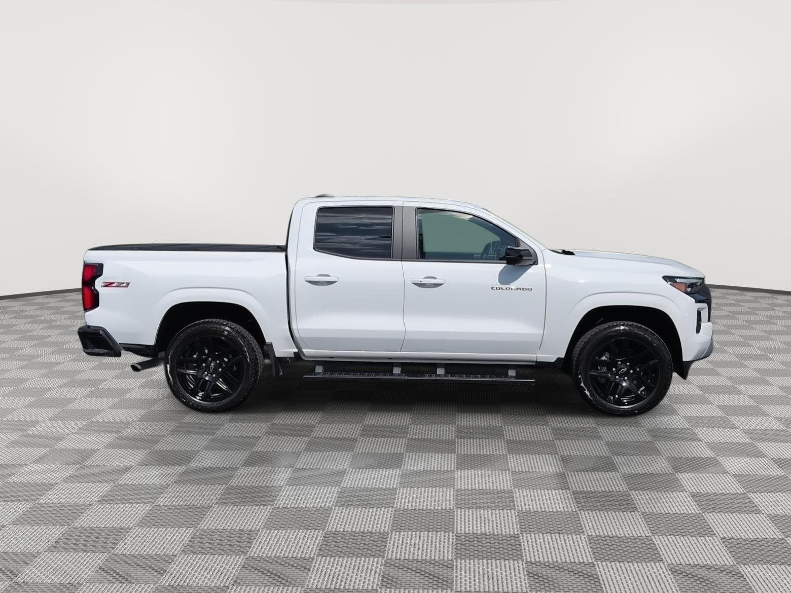 Used 2025 Summit White Chevrolet 4WD Z71 image 23
