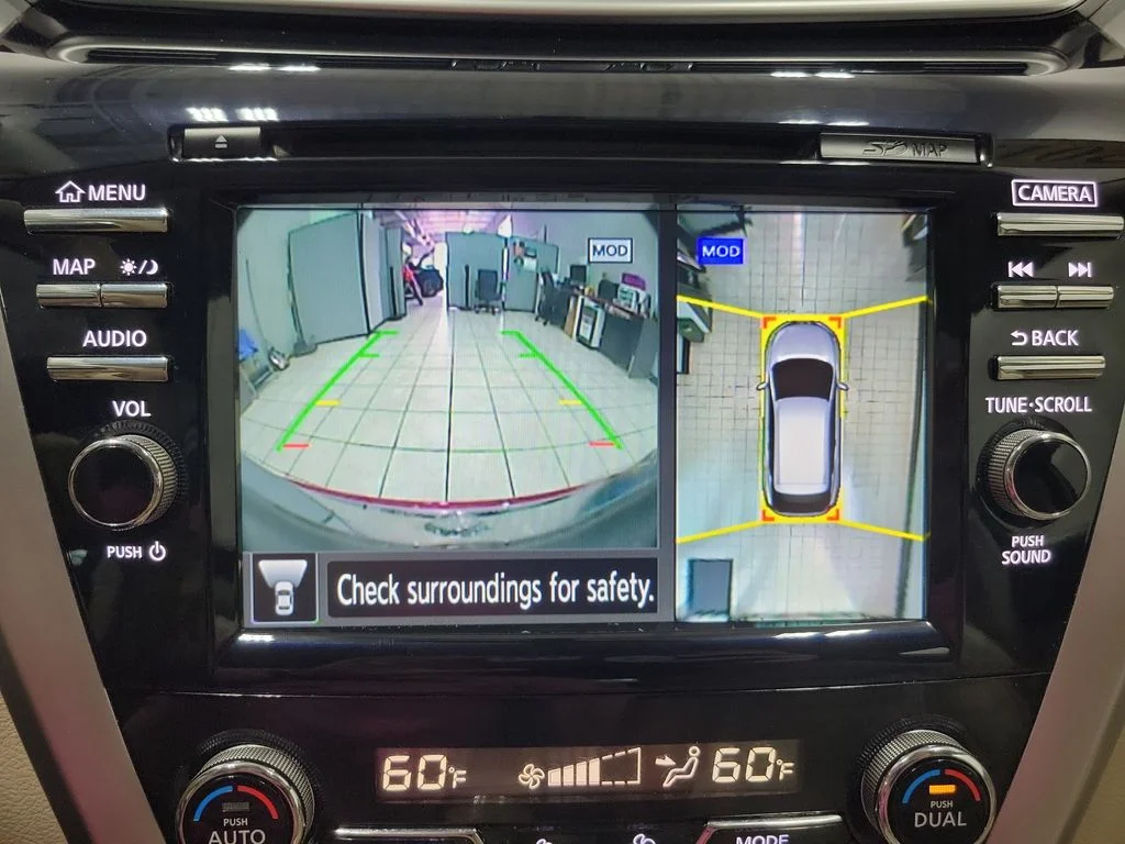 Used 2015 Red Nissan Platinum image 46