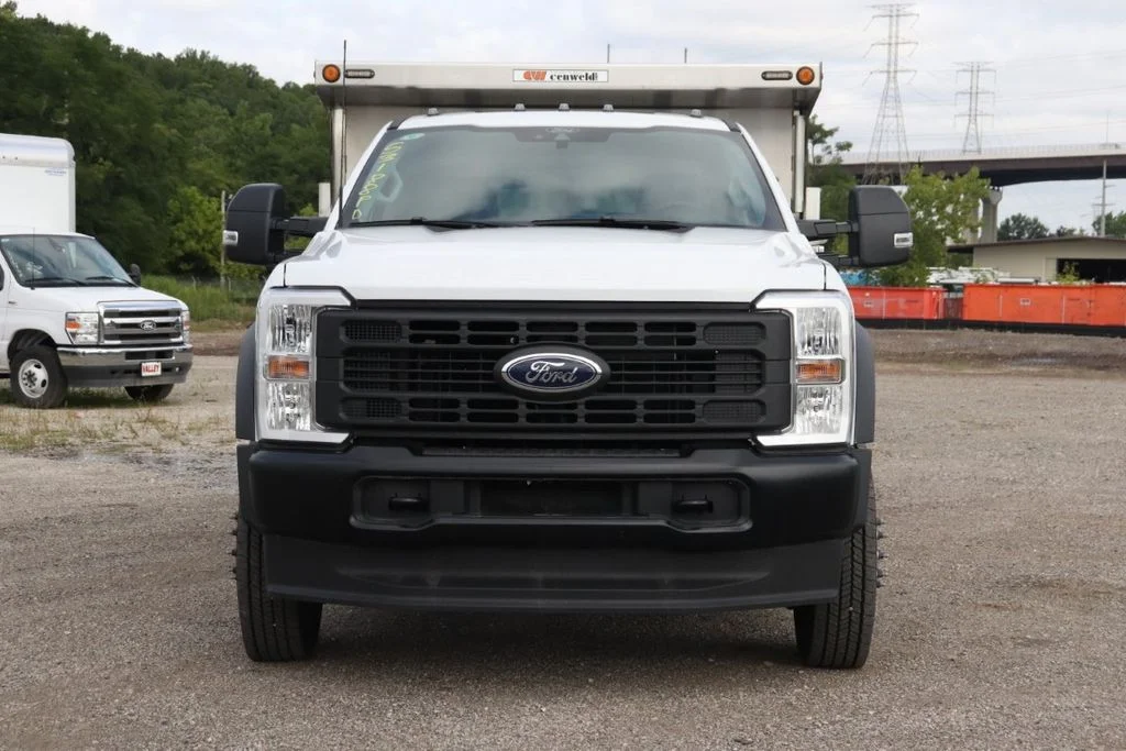 New 2026 Oxford White Ford F-550® XL image 3