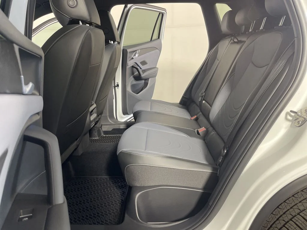 New 2026 White/off-white Volkswagen 2.0T SE R-Line Black image 19