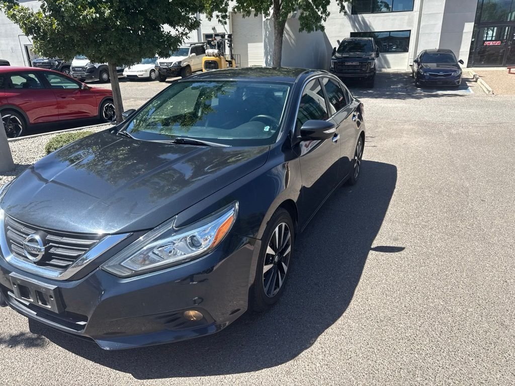 Used 2018 Blue Nissan 2.5 SL image 4