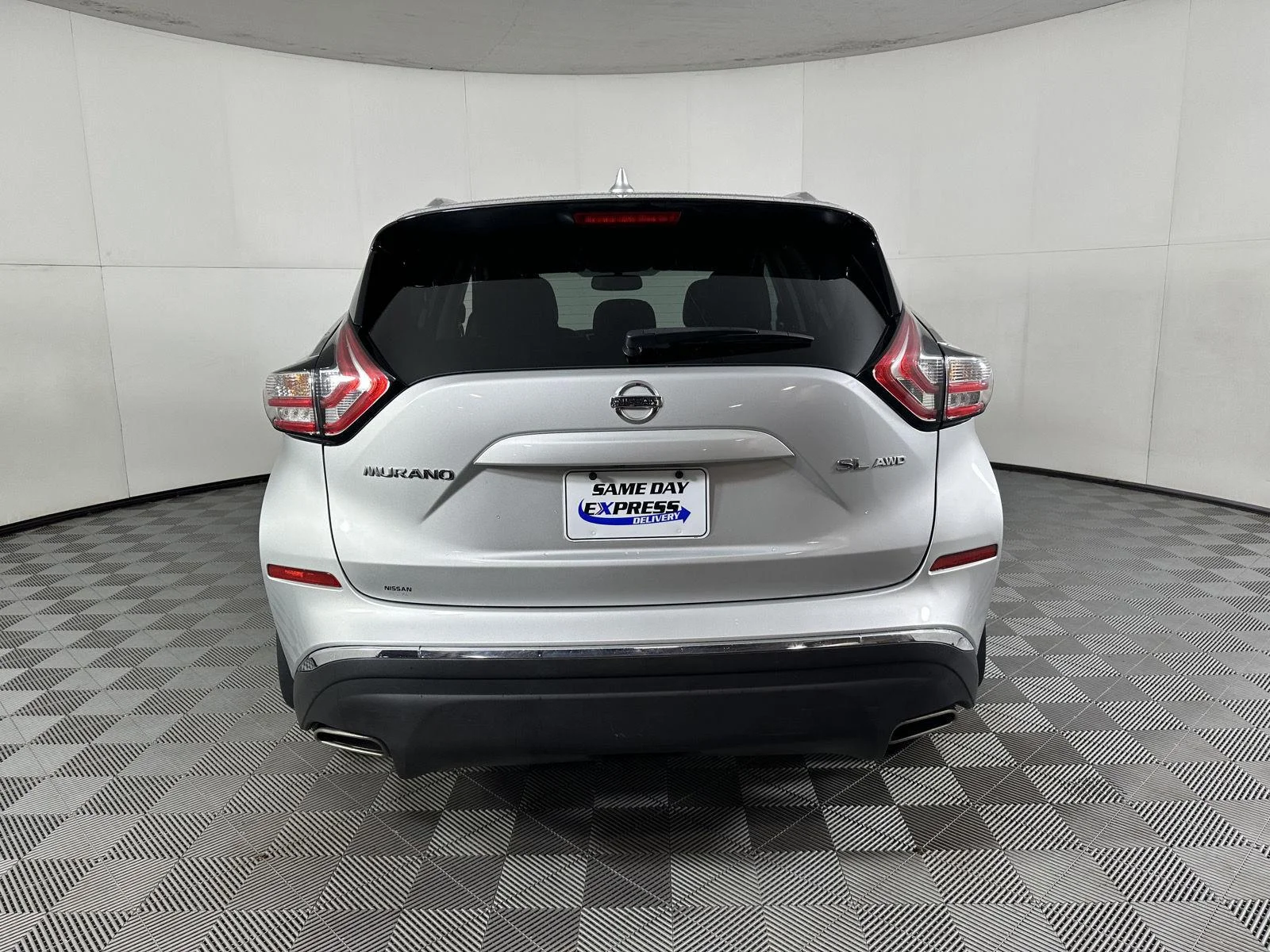 Used 2016 Brilliant Silver Metallic Nissan SL image 15
