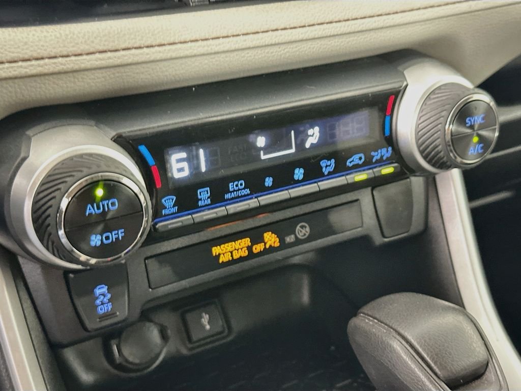 Used 2021 Pearl Toyota XLE image 17