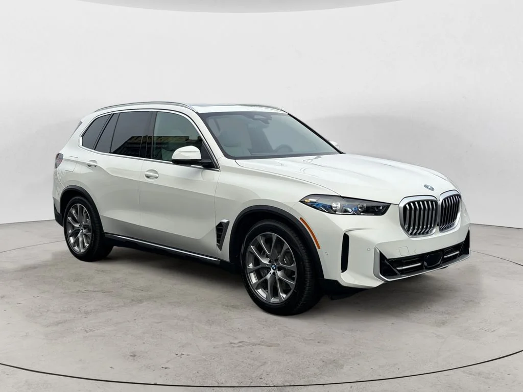 2026 BMW X5 xDrive50e's photo