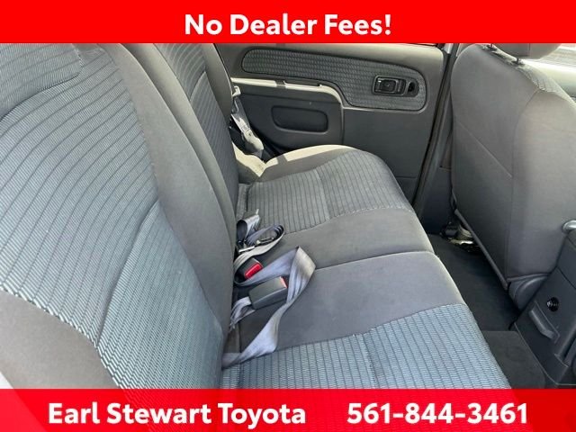 Used 2004 Silver Nissan SE image 29