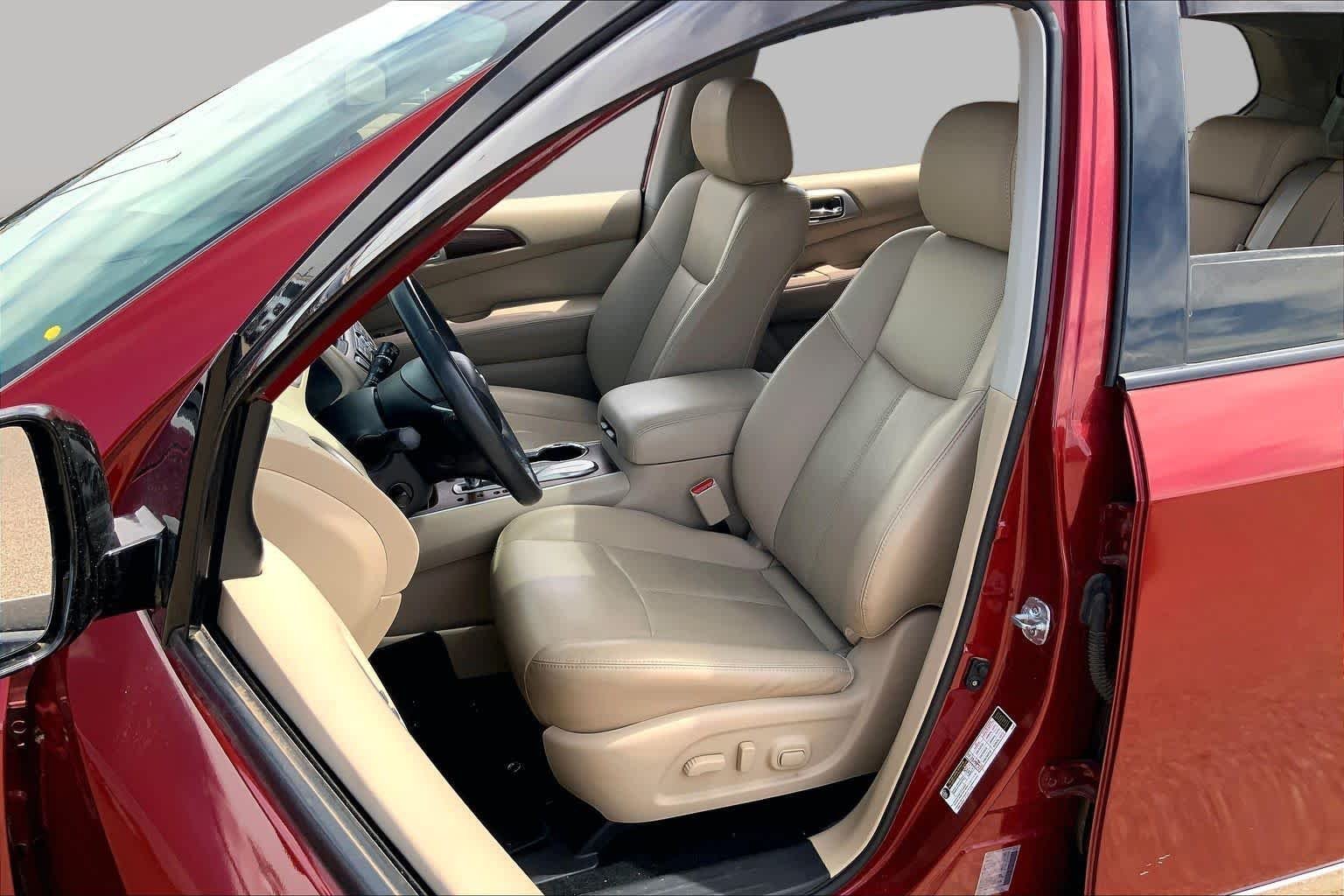 Used 2017 Cayenne Red Metallic Nissan Platinum image 8