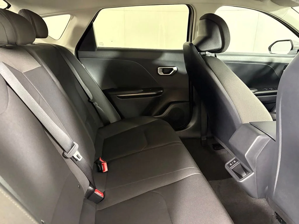 New 2026 Snow White Pearl Kia LXS image 16