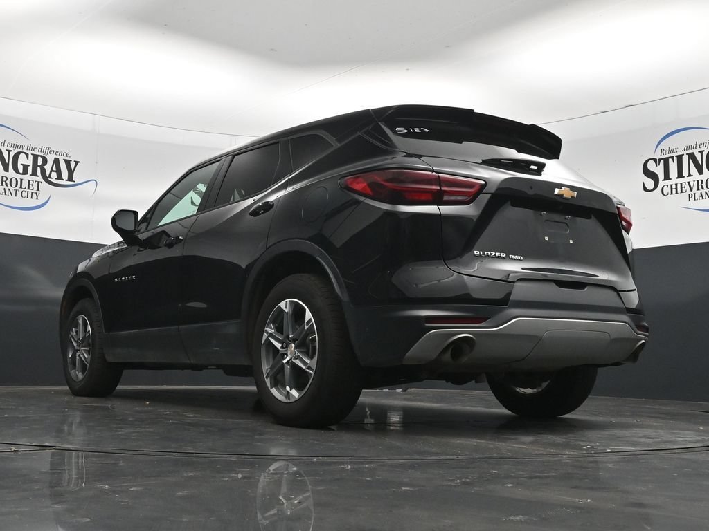 Used 2025 Black Chevrolet 2LT image 30