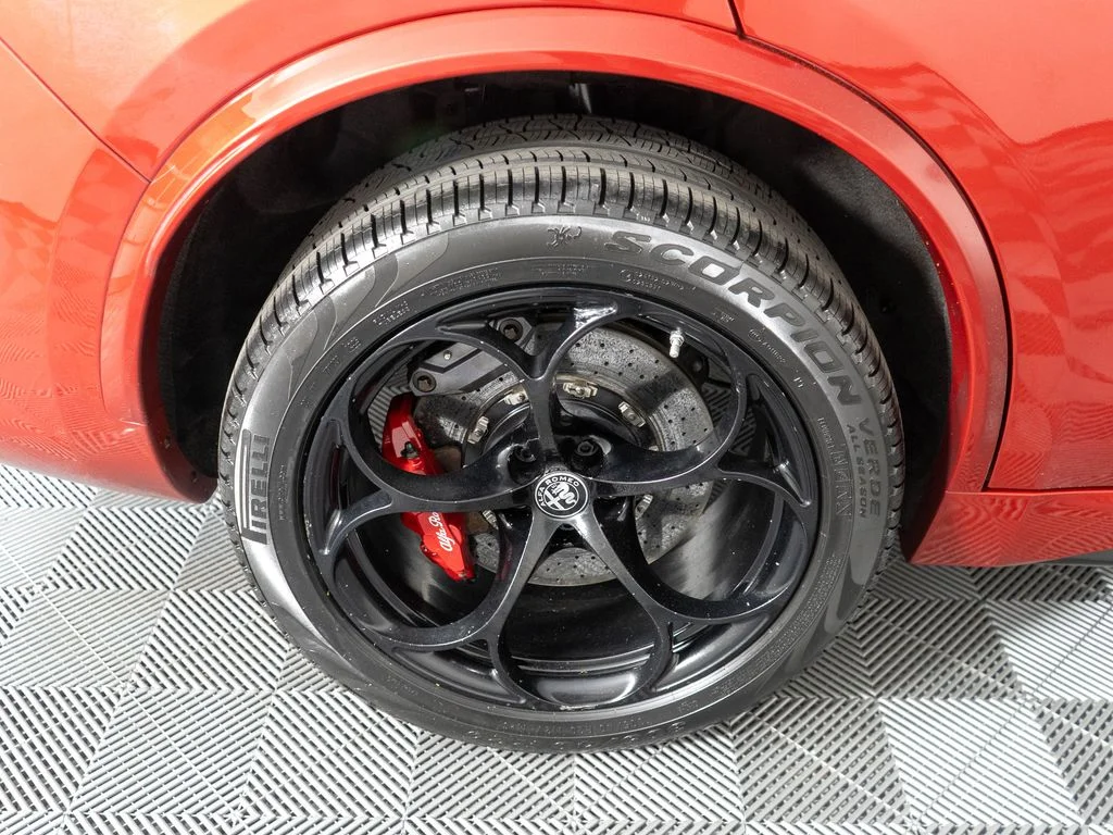 Used 2018 Red Alfa Romeo Quadrifoglio image 30