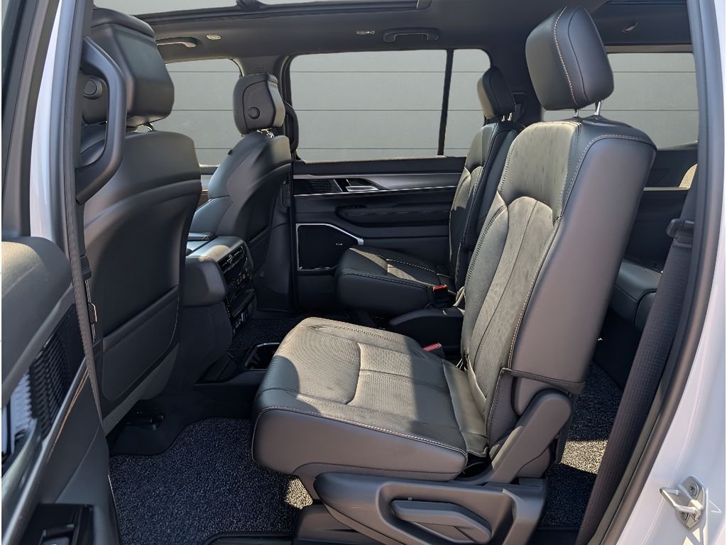 New 2026 Baltic Gray Metallic Clearcoat Jeep Limited Reserve image 29