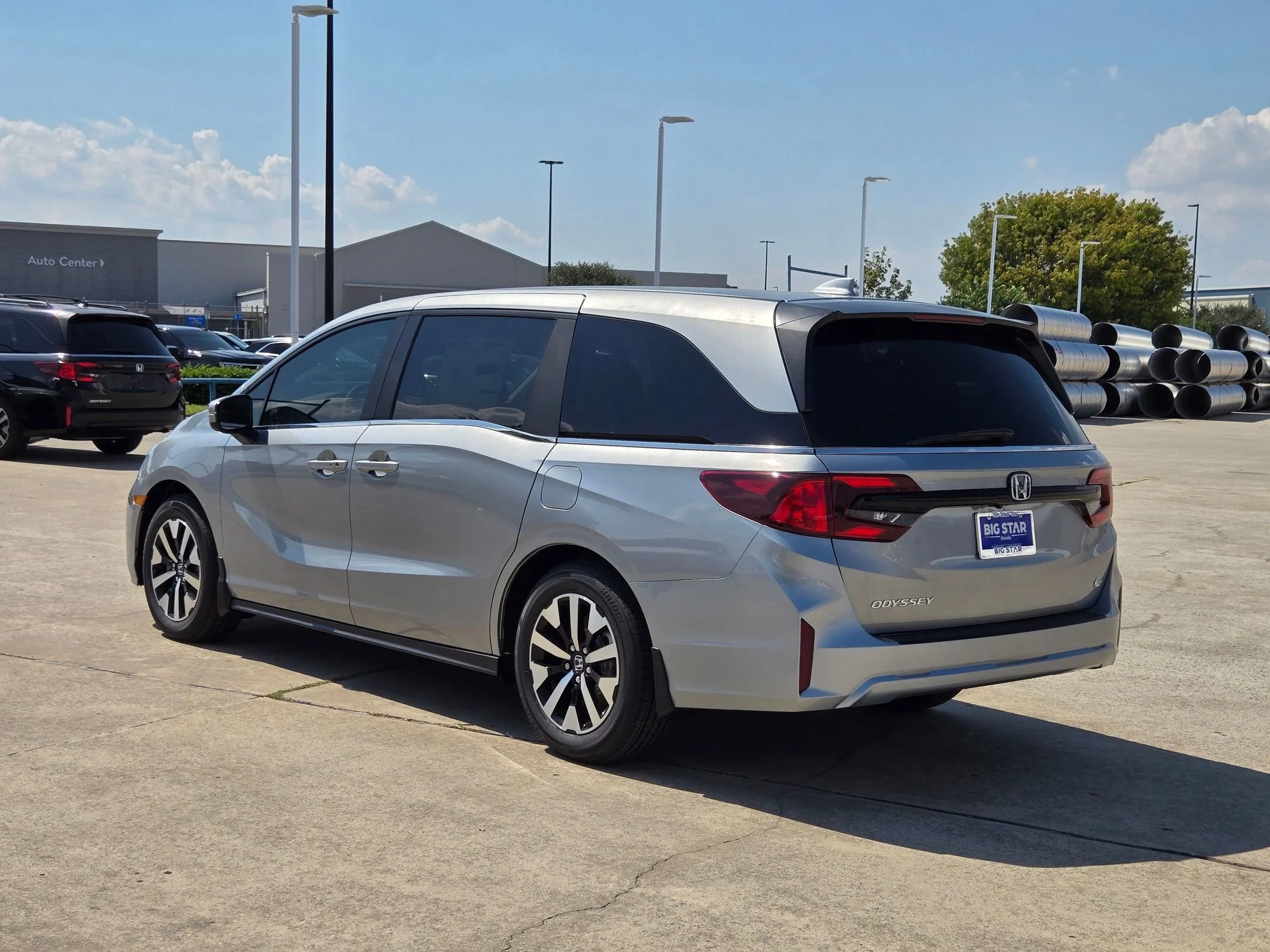 New 2026 Solar Silver Metallic Honda EX-L image 7