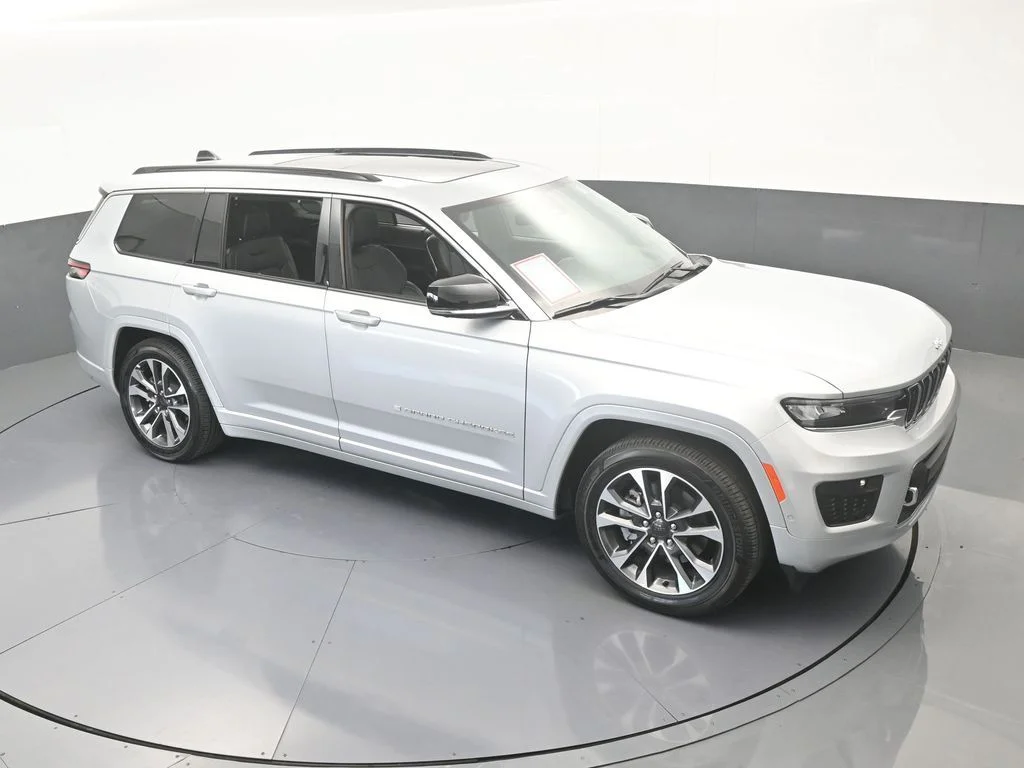 Used 2024 Silver Zynith Jeep Overland image 65