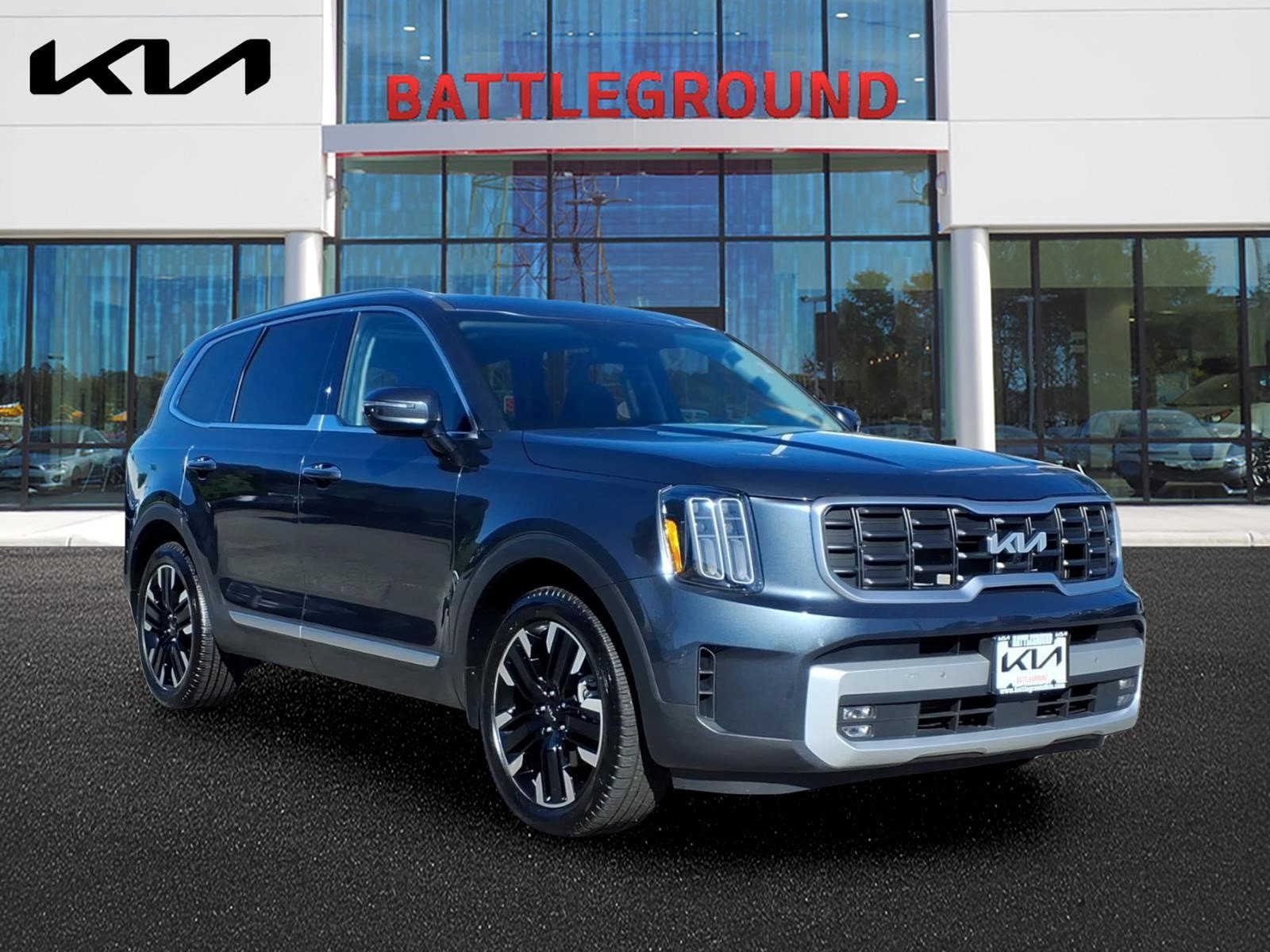 Certified Used 2024 Gravity Gray Kia SX image 1