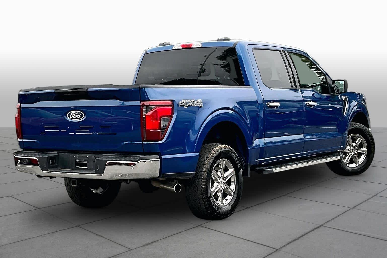 Used 2025 Atlas Blue Metallic Ford XLT image 12