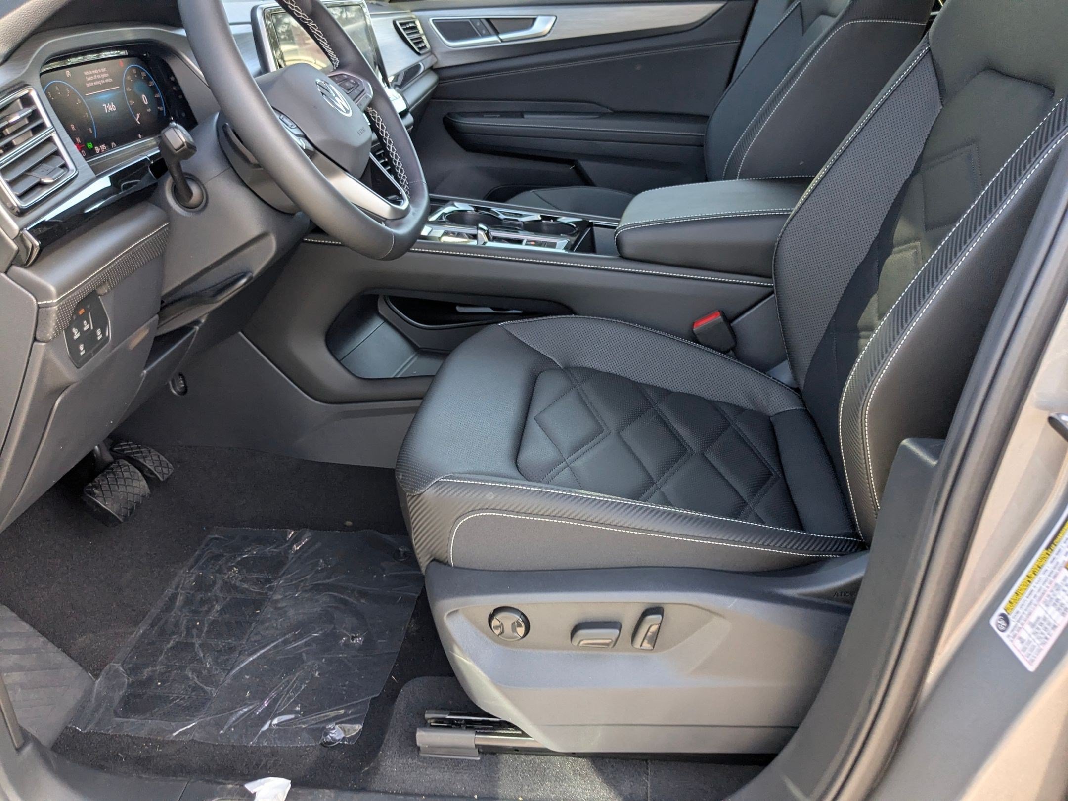 New 2026 SILVER MIST Volkswagen 2.0T SE w/Technology image 5