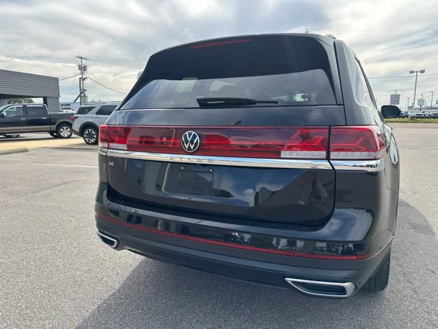 Used 2024 Deep Black Pearl Effect Volkswagen 2.0T SE image 20