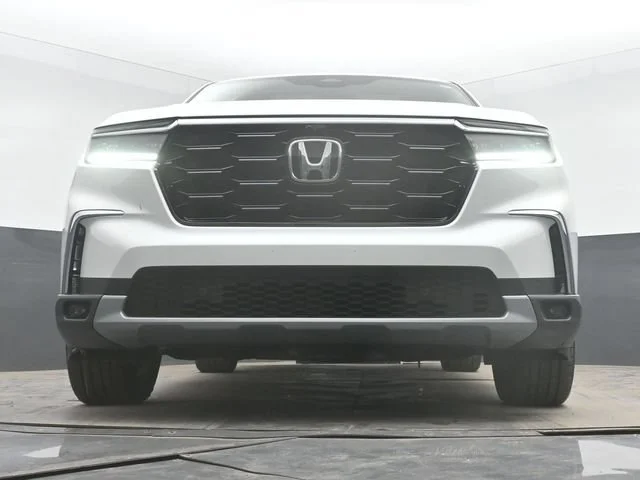 Used 2025 Platinum White Pearl Honda AWD Elite image 108