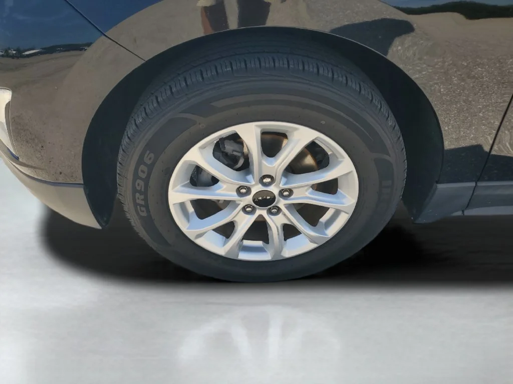 Used 2020 MOSAIC BLACK METALLIC Chevrolet LT image 25