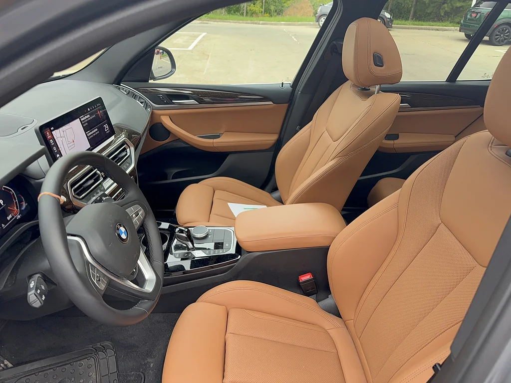 Used 2024 Skyscraper Grey Metallic BMW xDrive30i image 5
