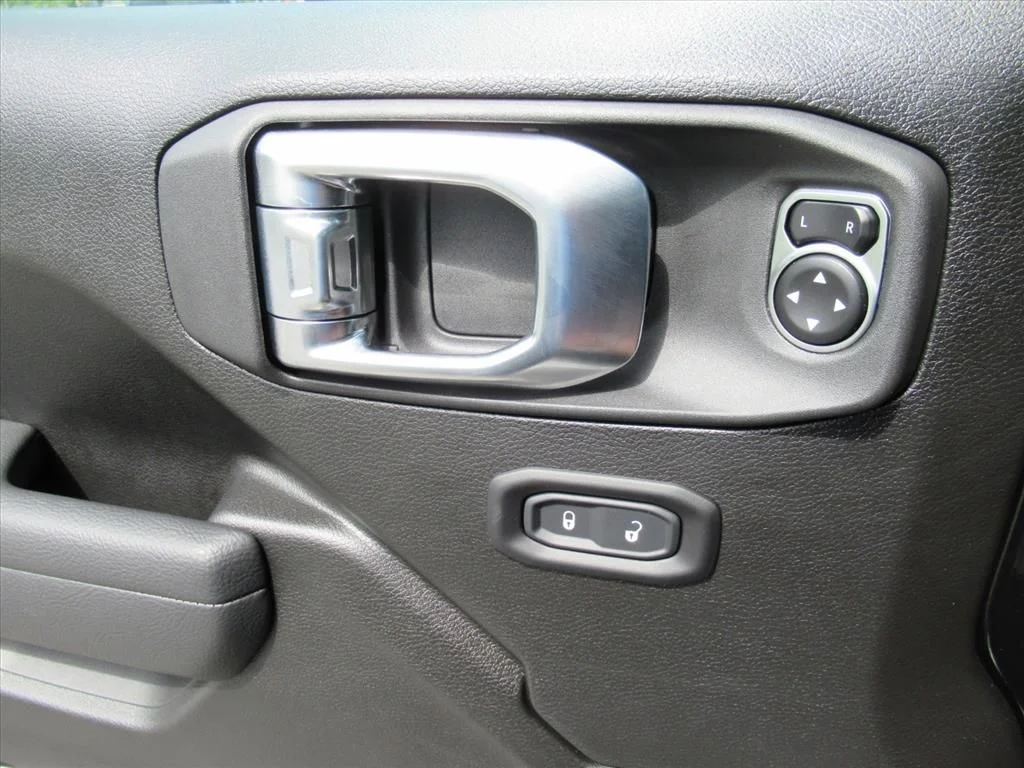 New 2026 Black Clear-Coat Exterior Paint Jeep Sport S image 20