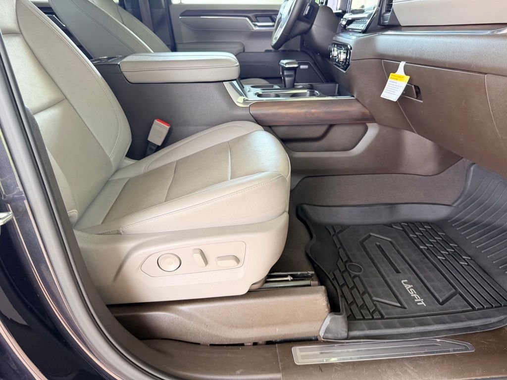 Used 2025 Silver GMC SLT image 40