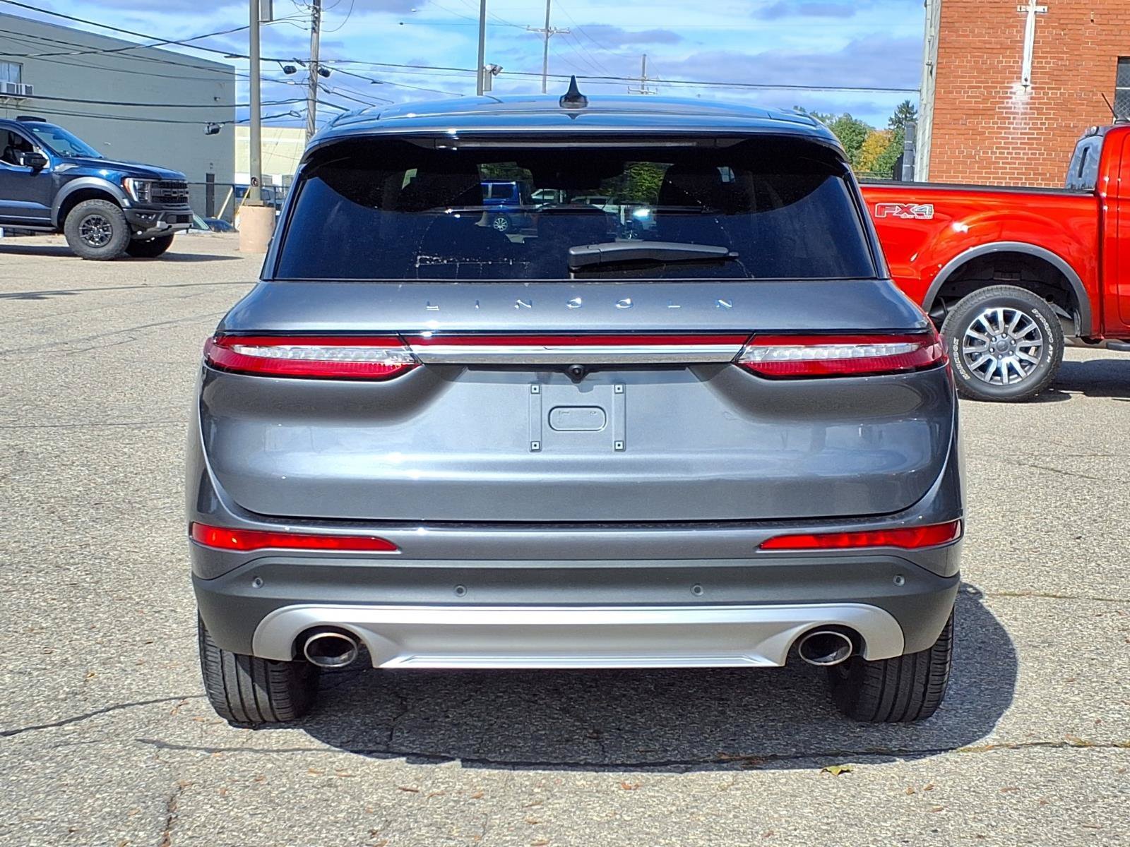 Used 2024 Metallic Lincoln Premiere image 22