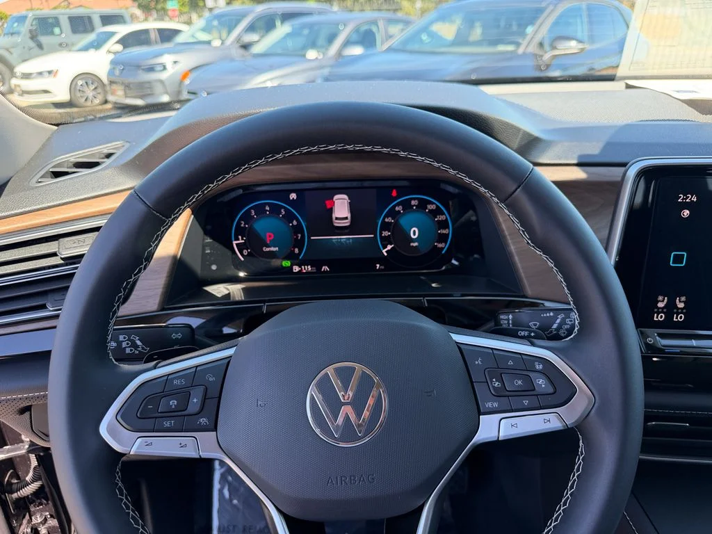 New 2026 Deep Black Pearl Volkswagen 2.0T SE image 14