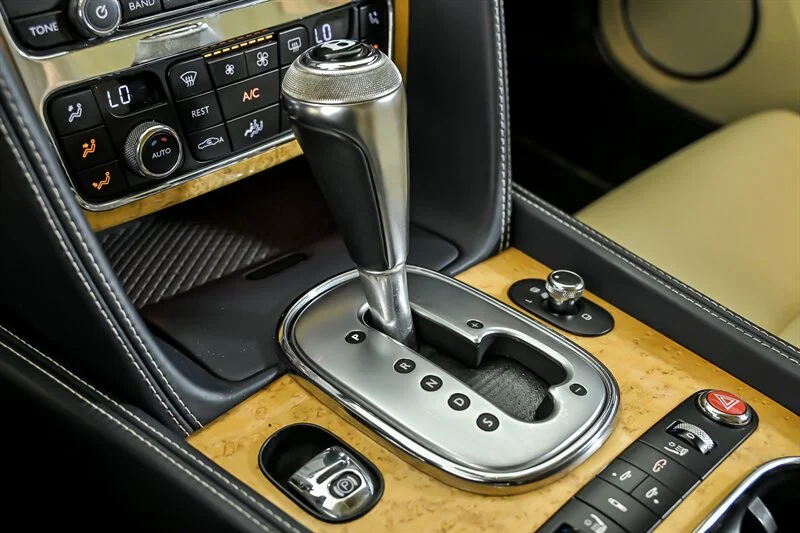 Used 2012 Blue Crystal Metallic Bentley GT image 30