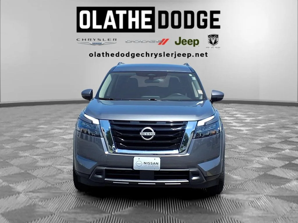 Used 2024 Gray Nissan SV image 31