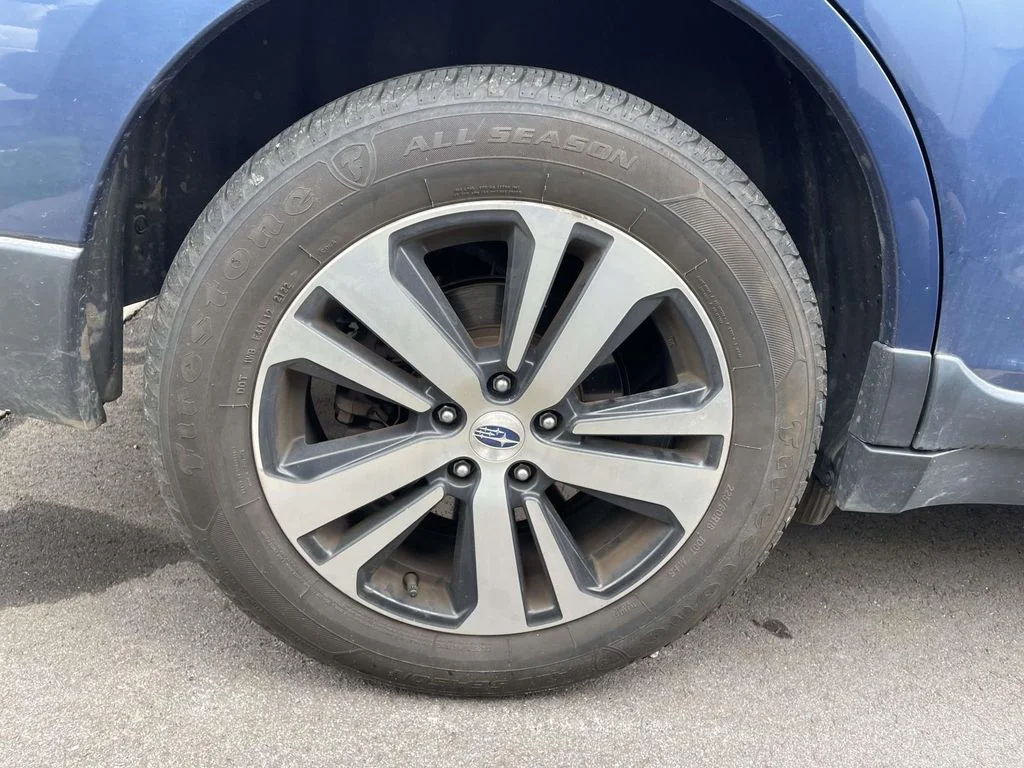 Used 2019 Abyss Blue Pearl Subaru Limited image 5