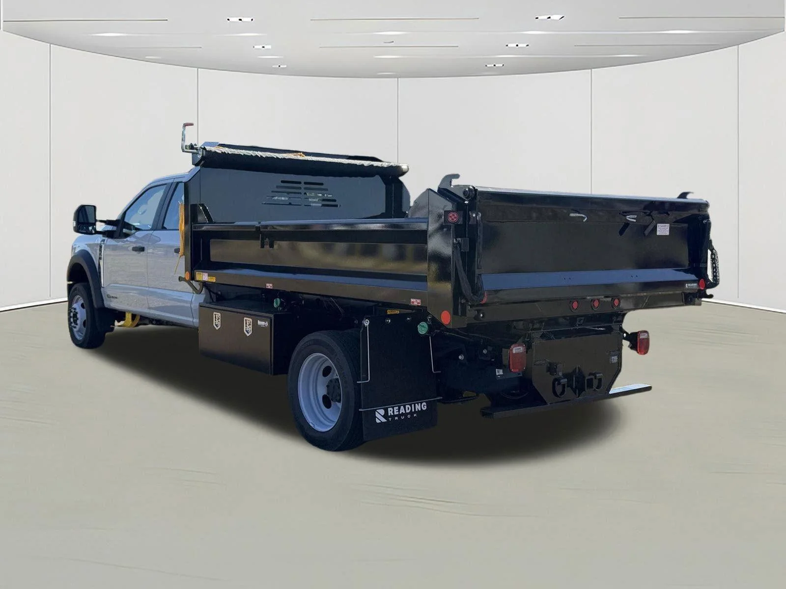 Used 2025  Ford XL image 6