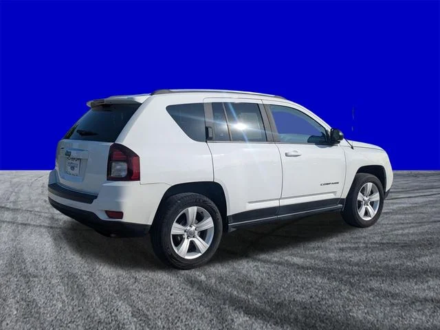 Used 2014 Bright White Clearcoat Jeep Sport image 4