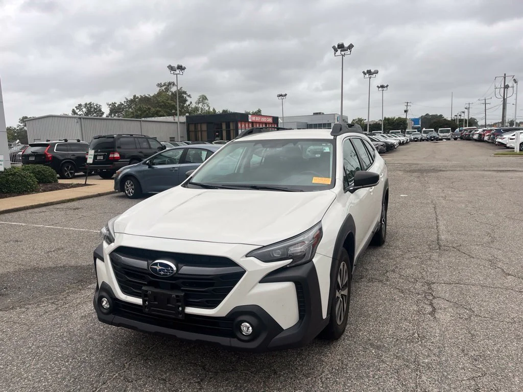 Used 2025 White Subaru 2.5i image 7