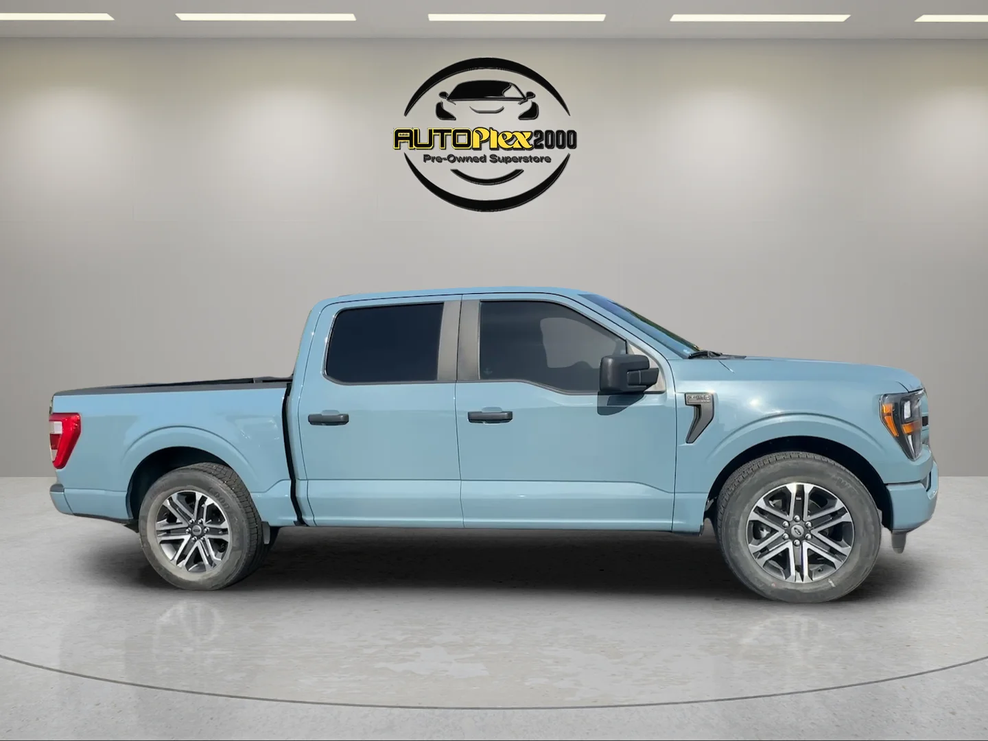 Used 2023 Blue Ford XL image 9