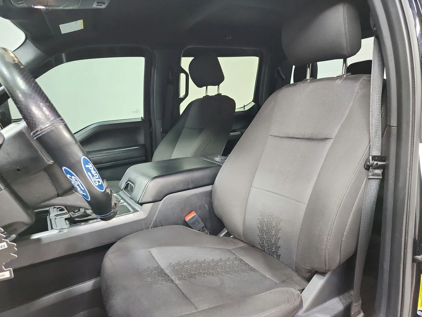 Used 2020 Black Ford XLT image 9