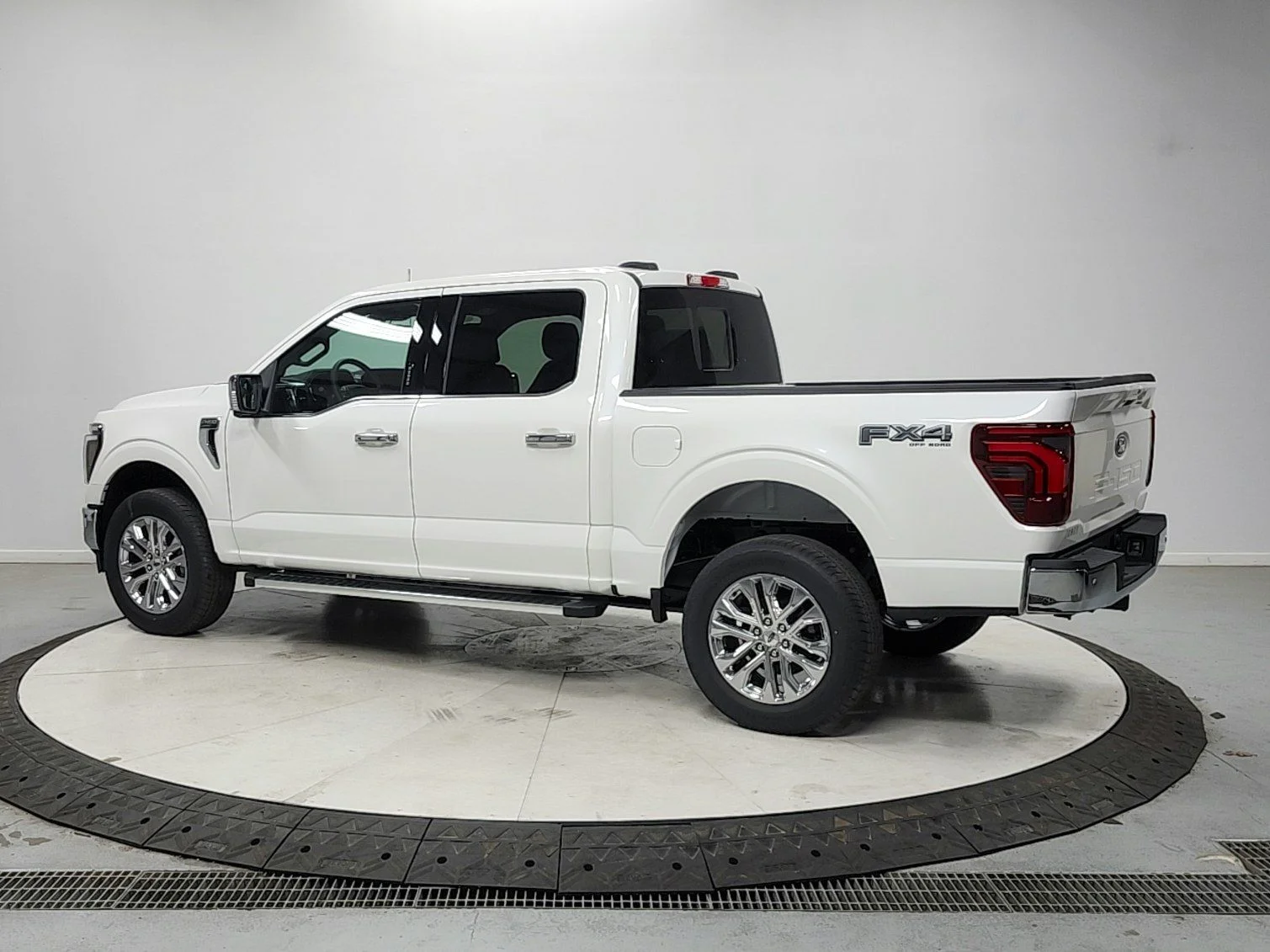 New 2026 Star White Metallic Tri-Coat Ford Lariat® image 5
