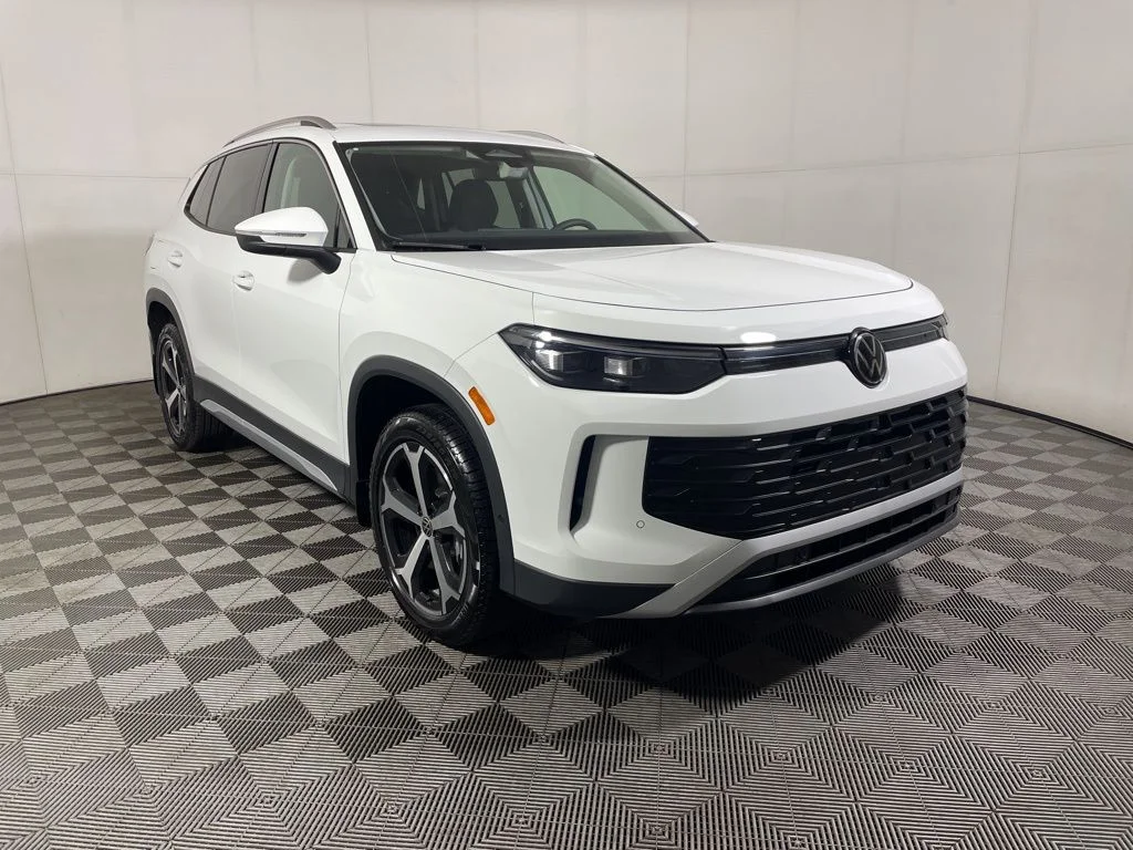 New 2026 White/off-white Volkswagen 2.0T SE image 2