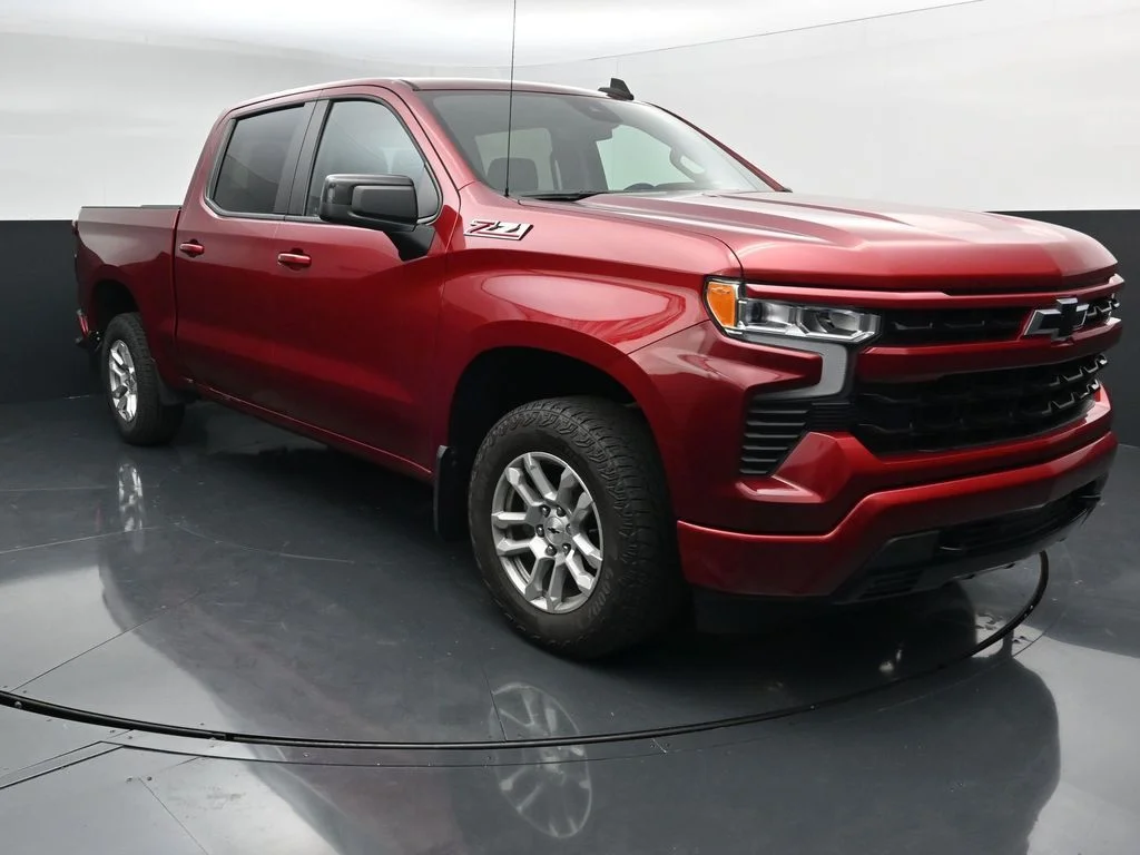 Used 2023 Red Chevrolet RST image 2