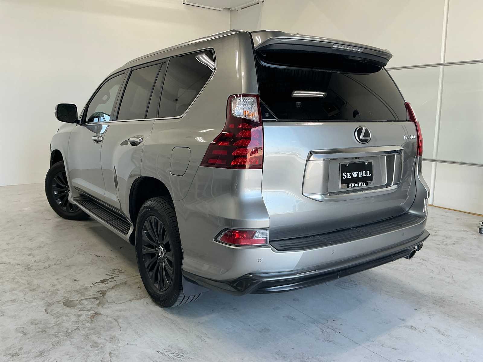 Used 2022 Atomic Silver Lexus Luxury image 6