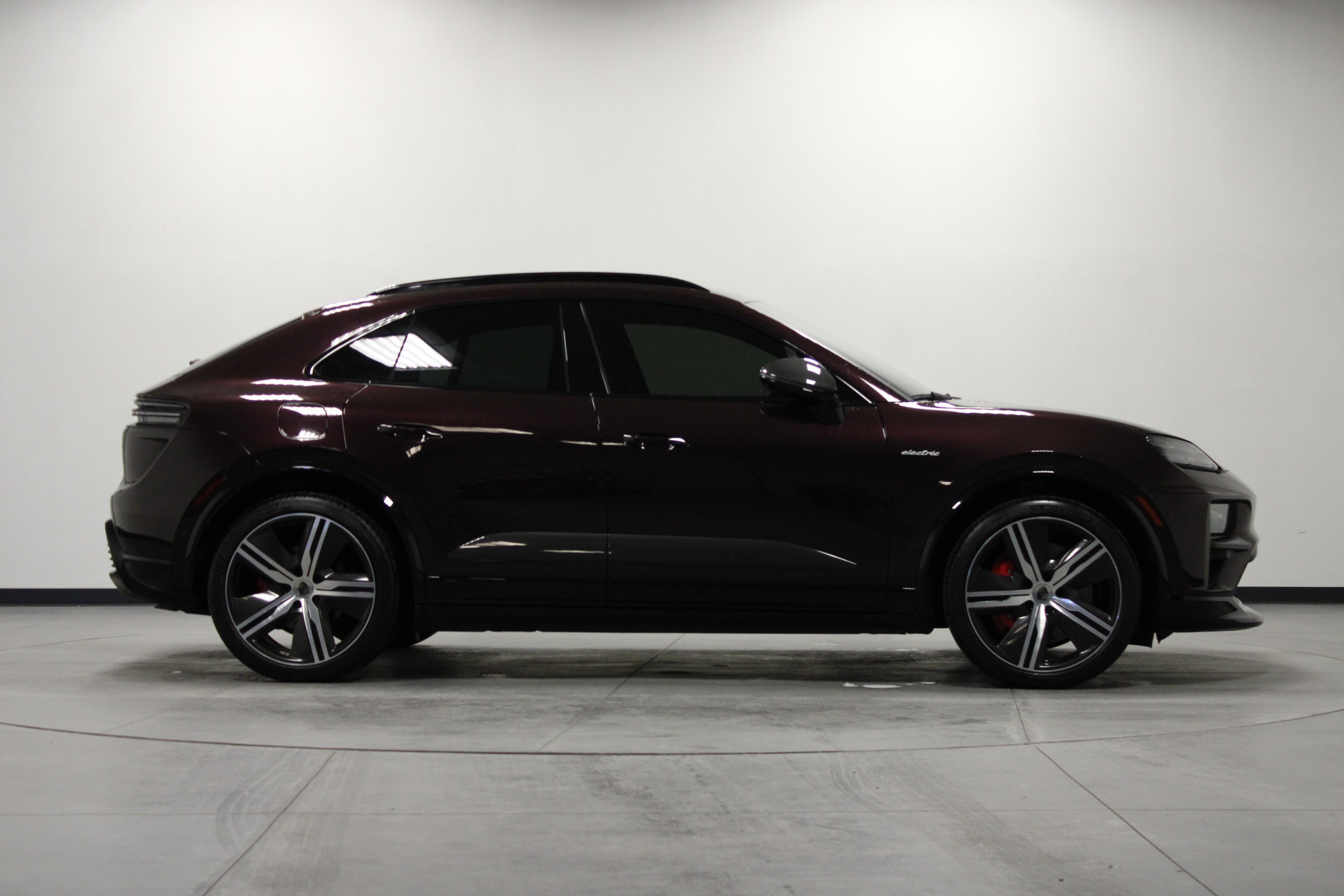 Used 2024 Copper Ruby Metallic Porsche Turbo image 3