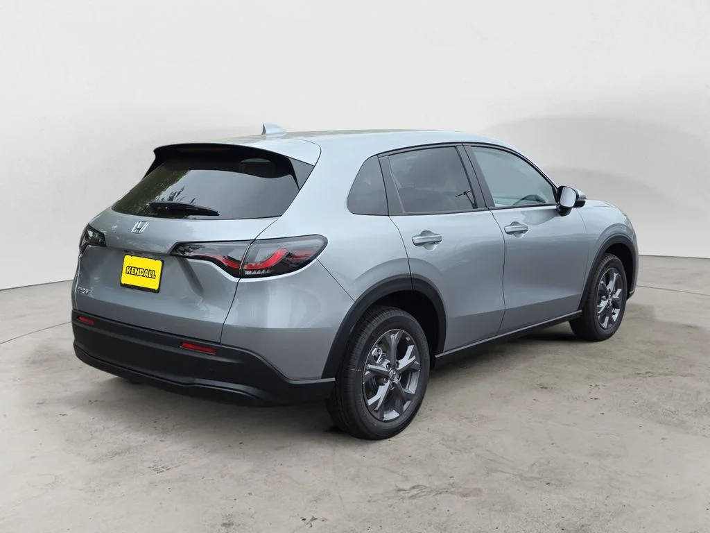 New 2026 Solar Silver Metallic Honda LX image 5