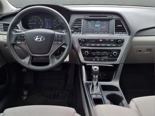 Used 2017 Red Hyundai Sport image 12