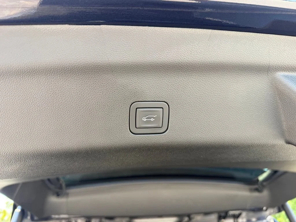 2025 Cadillac Escalade Premium Luxury - Photo 28